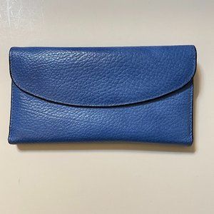 Mundi Light Blue Leather Womens Wallet w/ 7 Credit Card & Zippered Compartments